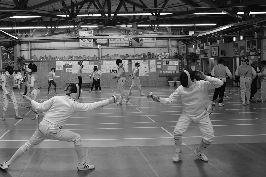 Pour se défouler dans la bonne humeur! Transpiration, convivialité sur la piste et en dehors,  soirées à thèmes "dégustation"